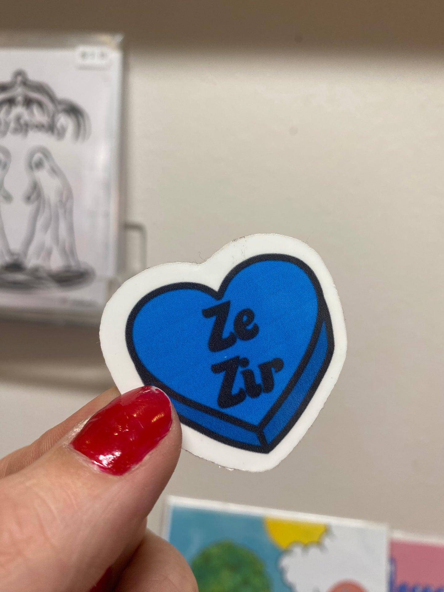 Ze/Zir vinyl heart sticker