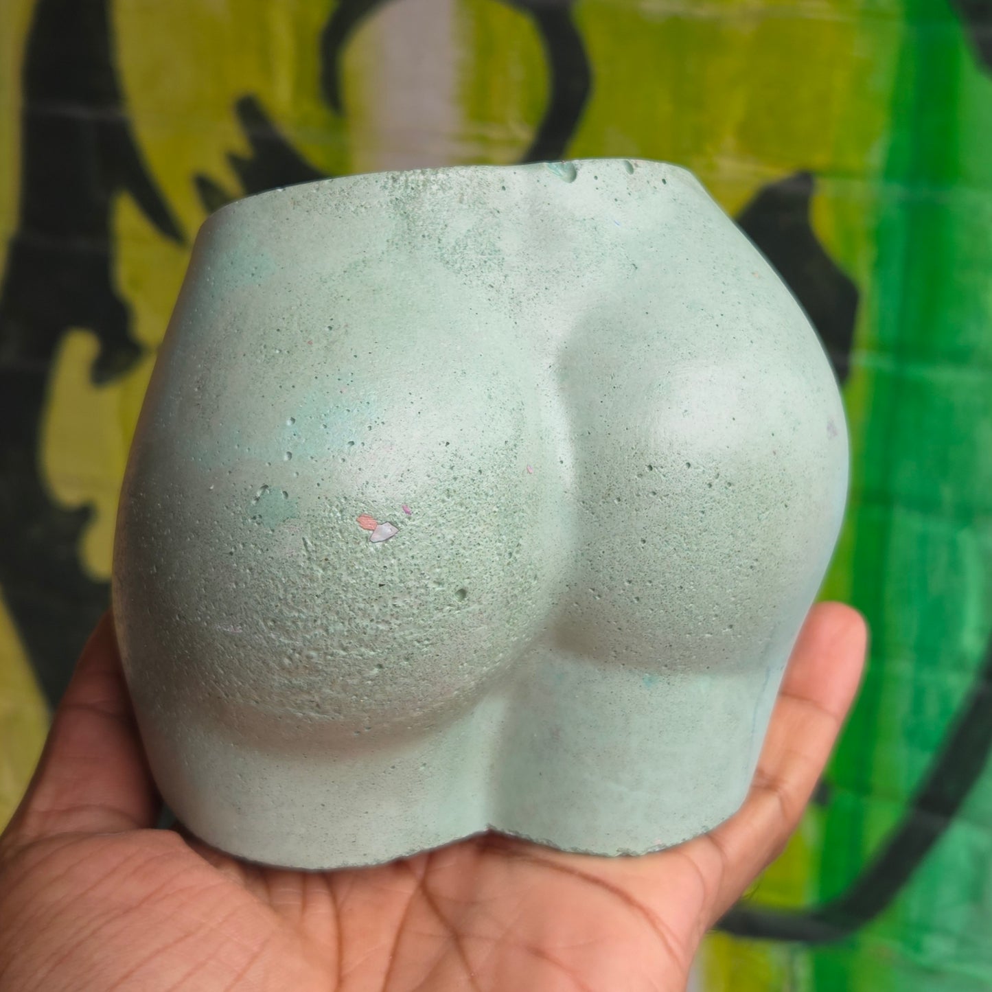 2.5" Concrete Butt Pot Mint w/Pink bottom