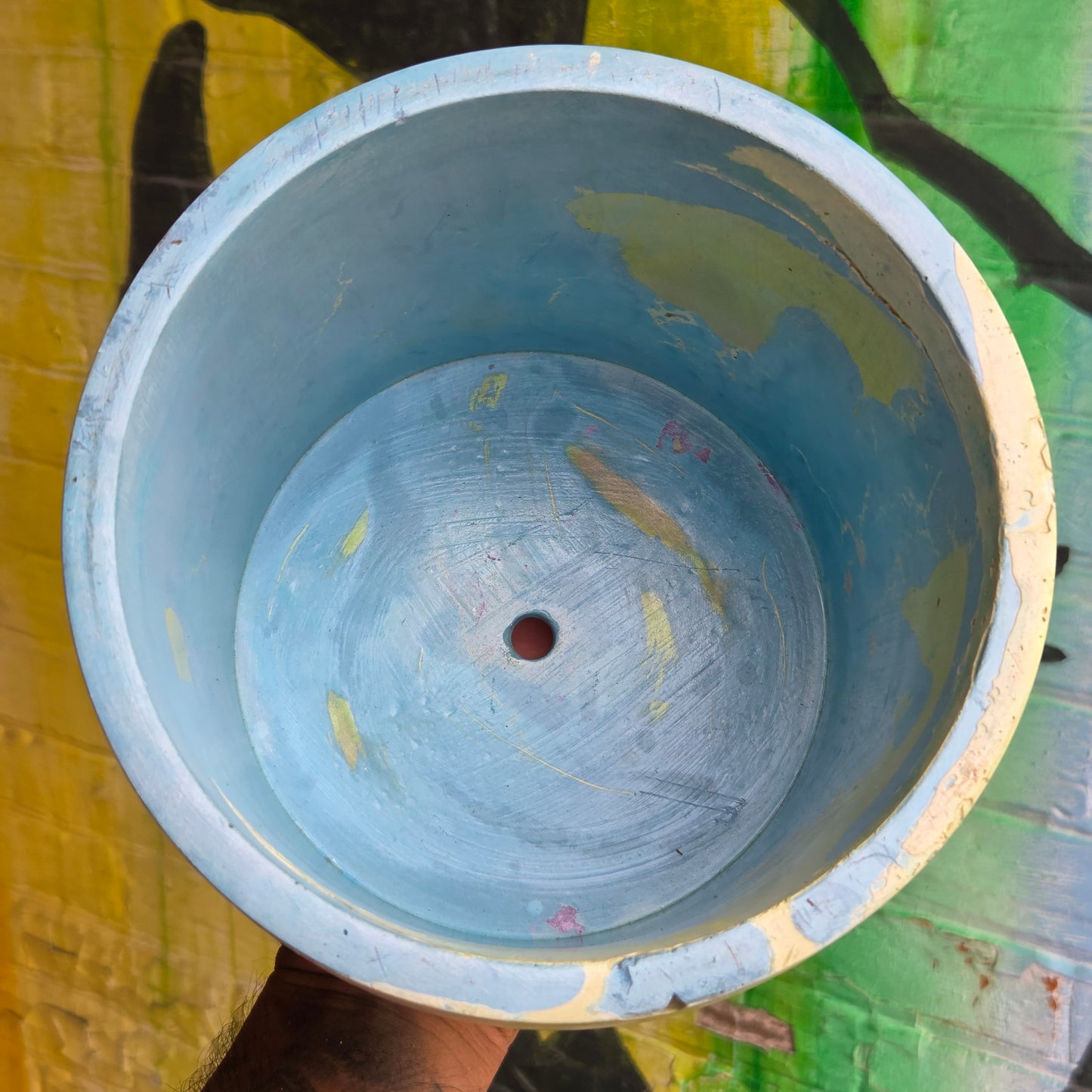 6" Concrete Pot Light Blue w/ webbed Yellow
