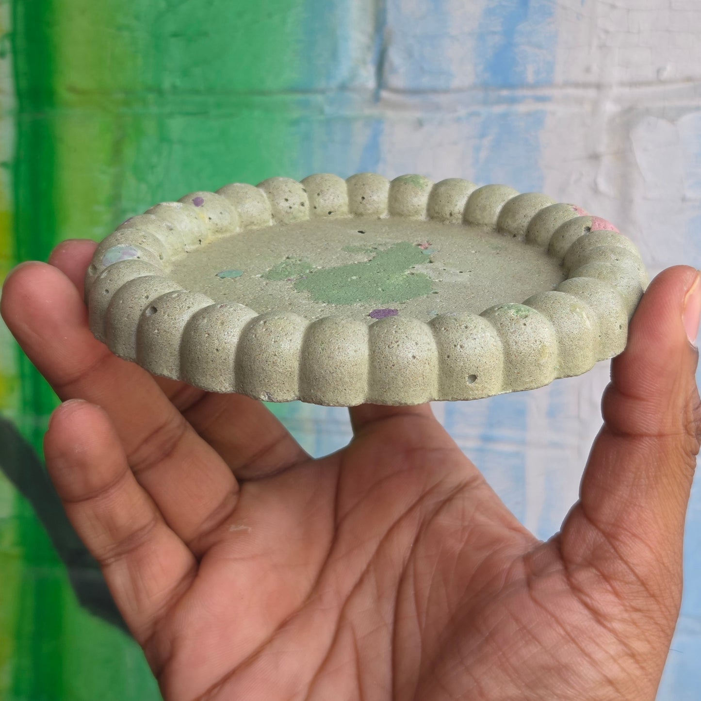 Small Concrete Drainage Tray Green/dark center w/Bubble rim