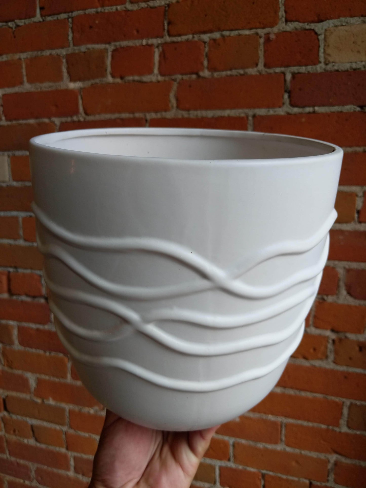 Plant Goals Plant Shop 8.5" Valk Potcover | White