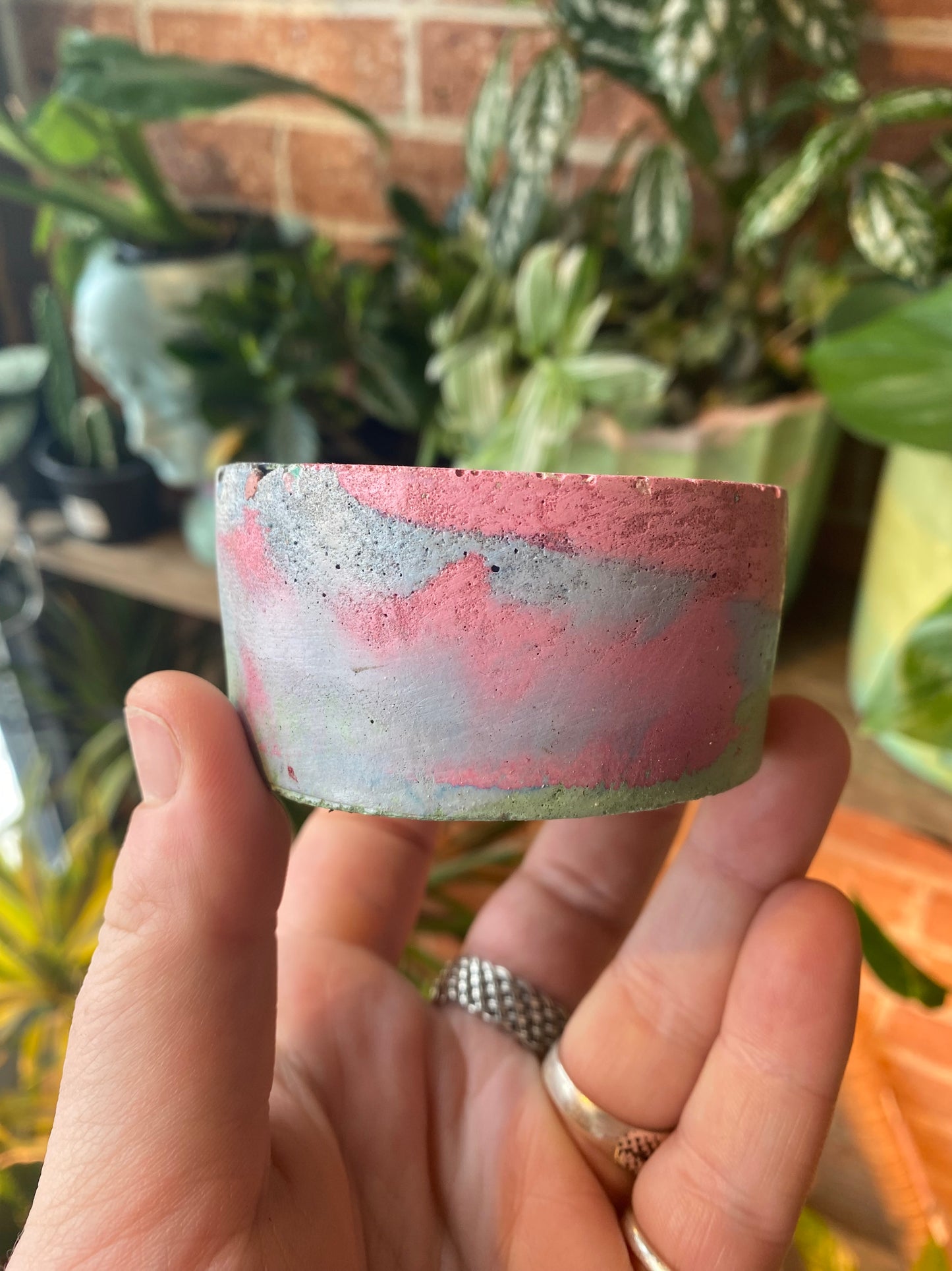 2.5” circle concrete pot