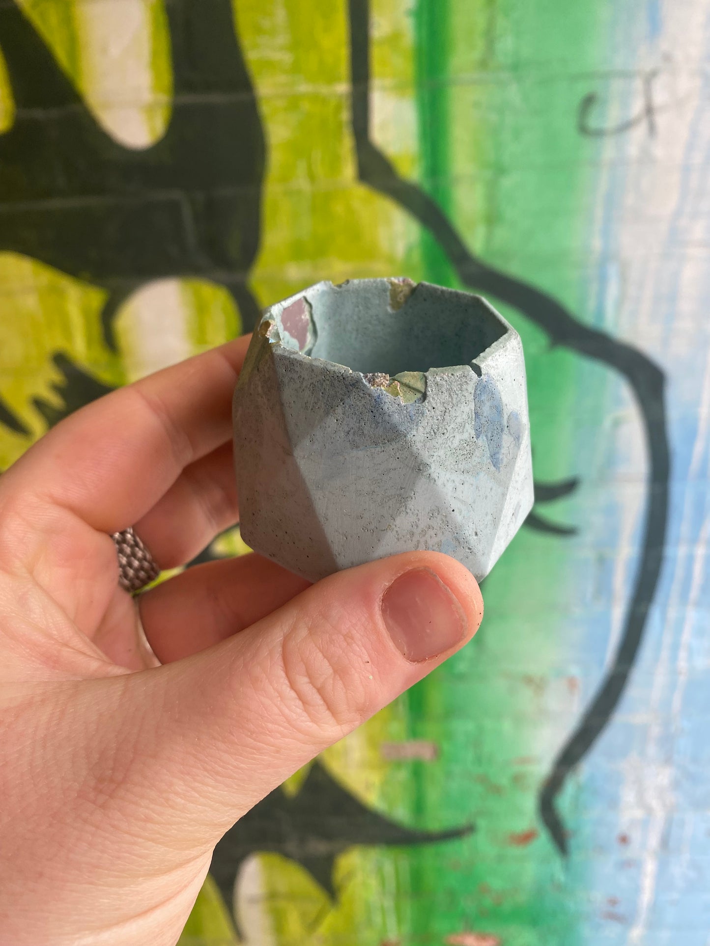 Rounded Octagon 1.5” concrete planter