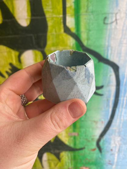 Rounded Octagon 1.5” concrete planter