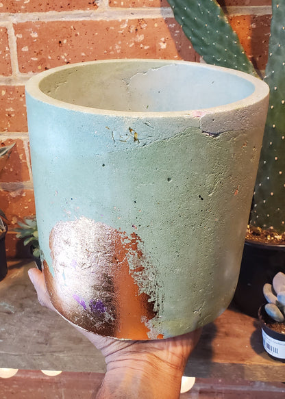 6" Concrete Pot Green w/ Gold