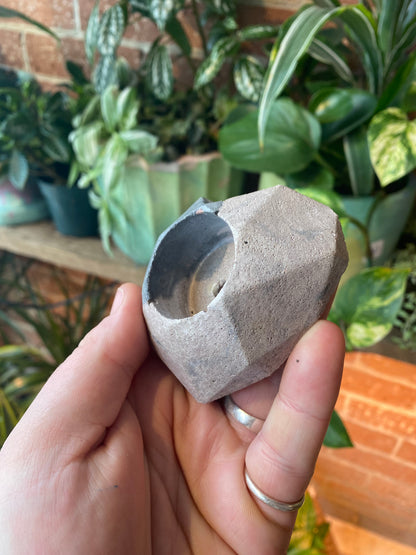 2.5” concrete pot (heart shaped)
