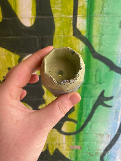 Rounded Octagon 1.5” concrete planter