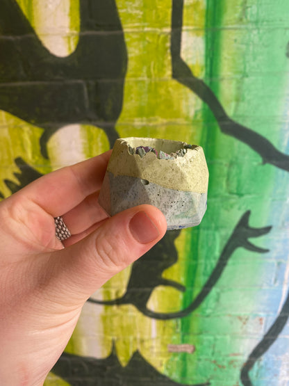 Rounded Octagon 1.5” concrete planter