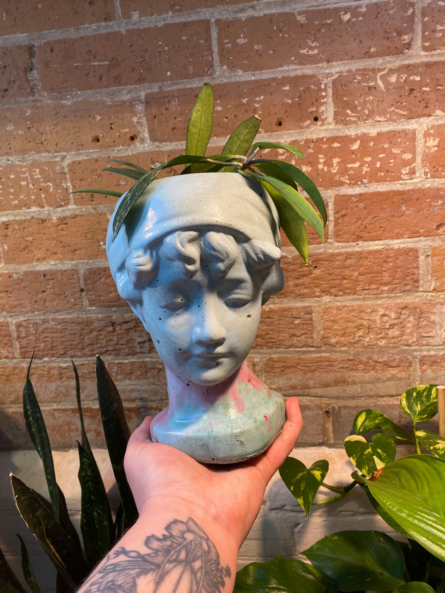 “Bust” planter