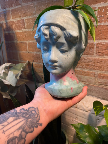 “Bust” planter