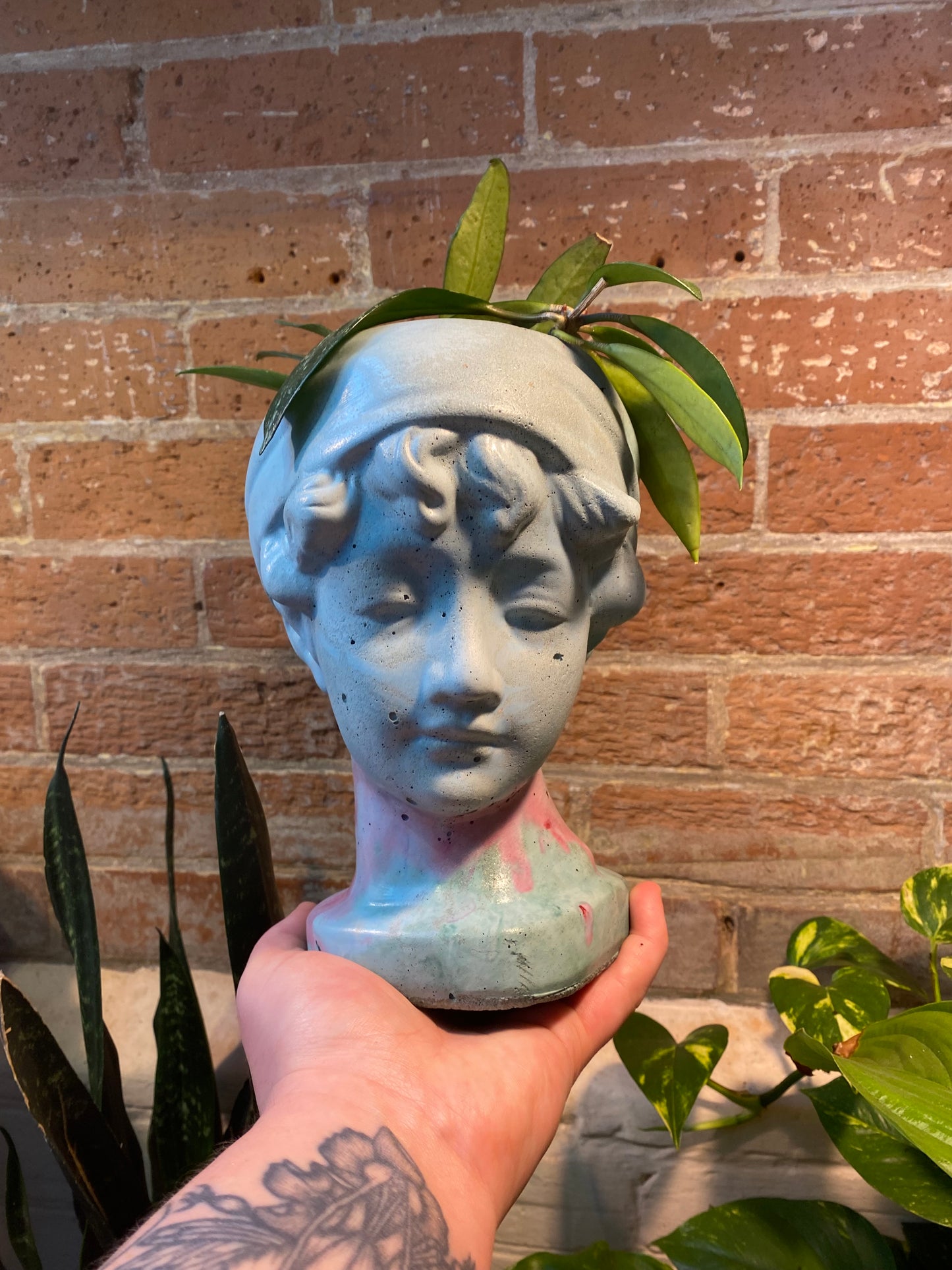 “Bust” planter