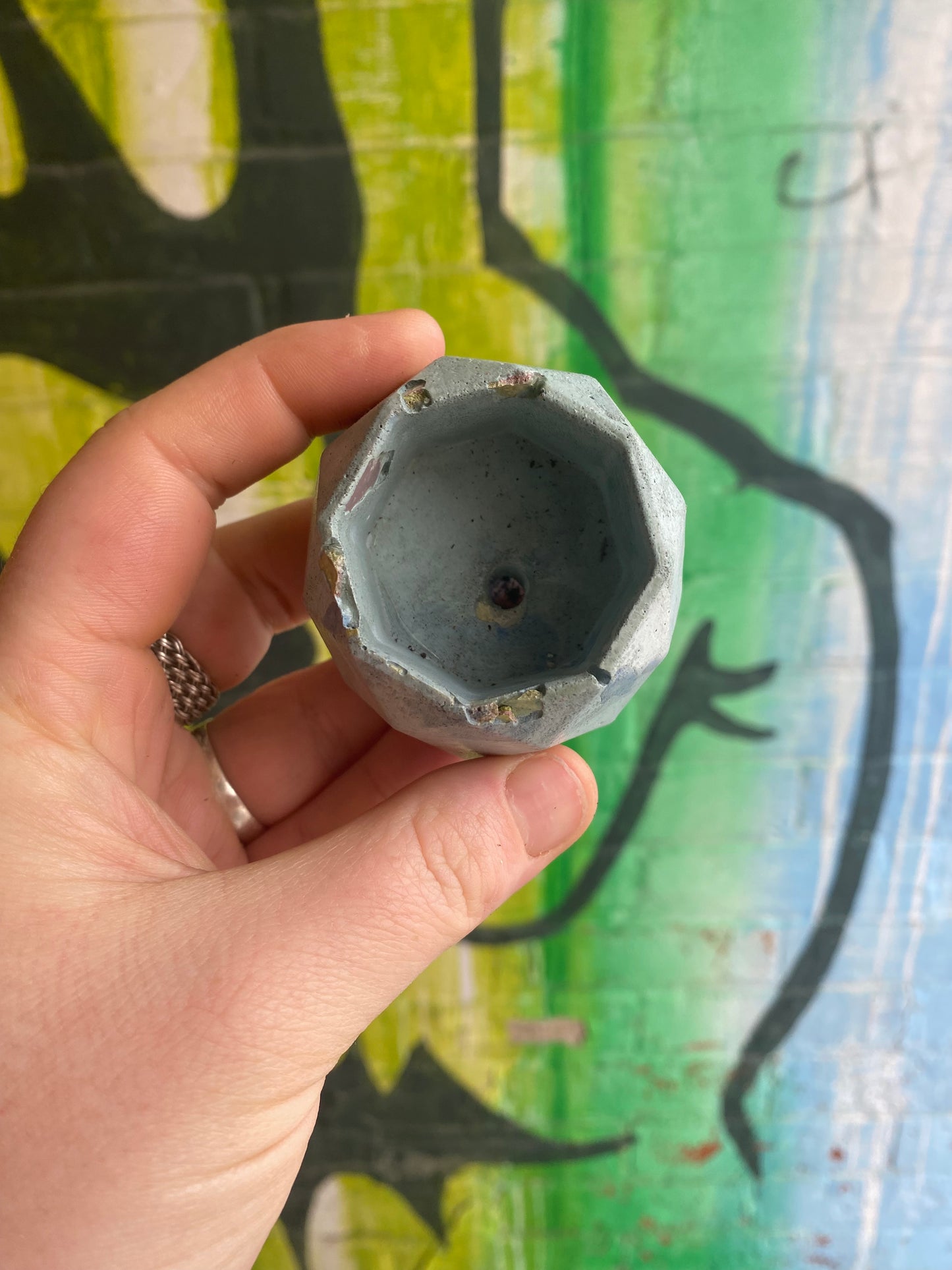 Rounded Octagon 1.5” concrete planter