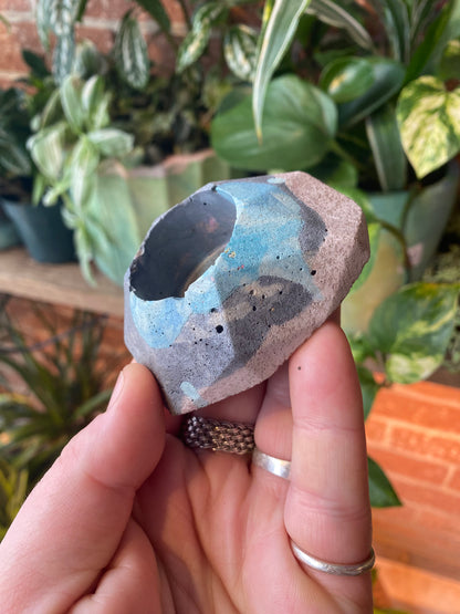 2.5” concrete pot (heart shaped)