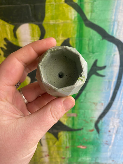 Rounded Octagon 1.5” concrete planter