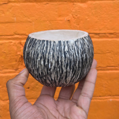 Sculpted Paper Vase - Scratched Black w/ White interior
