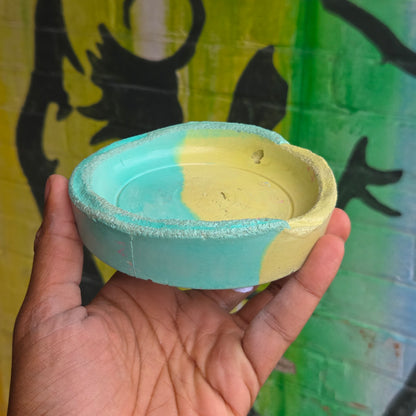 Small Wavy Rim Concrete Drainage Tray Turquoise/Yellow
