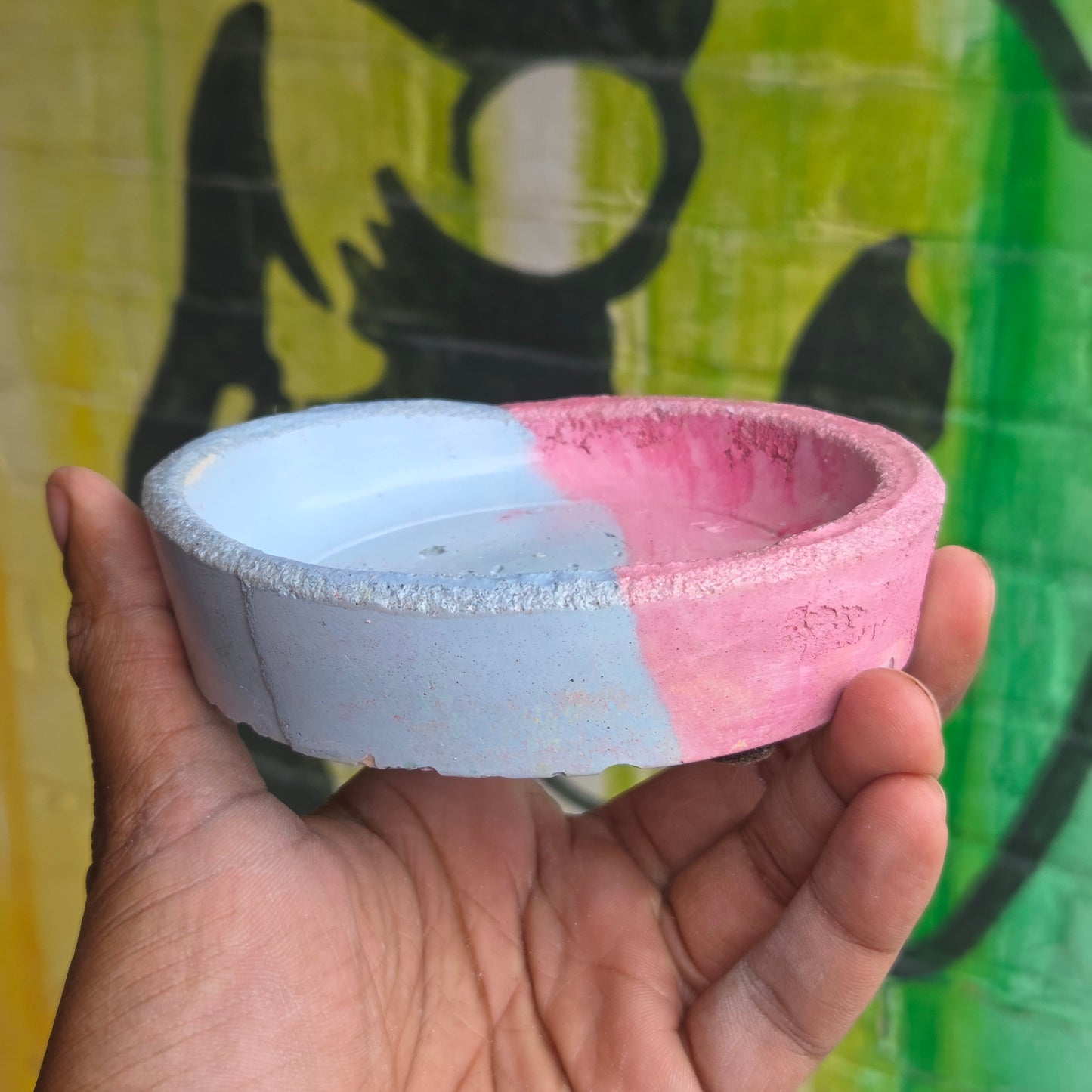 Small Wavy Rim Concrete Drainage Tray Pale Blue/Pink