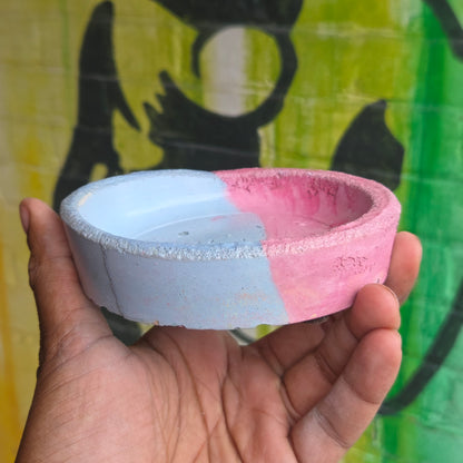 Small Wavy Rim Concrete Drainage Tray Pale Blue/Pink