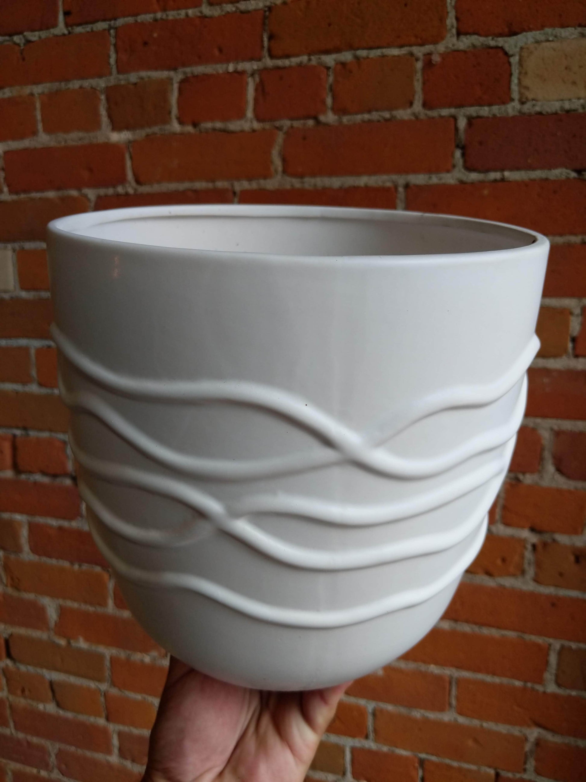 Plant Goals Plant Shop 8.5" Valk Potcover | White